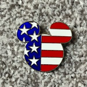 DISNEY USA American Flag on Mickey Mouse Head Trading Pin KG Patriotic